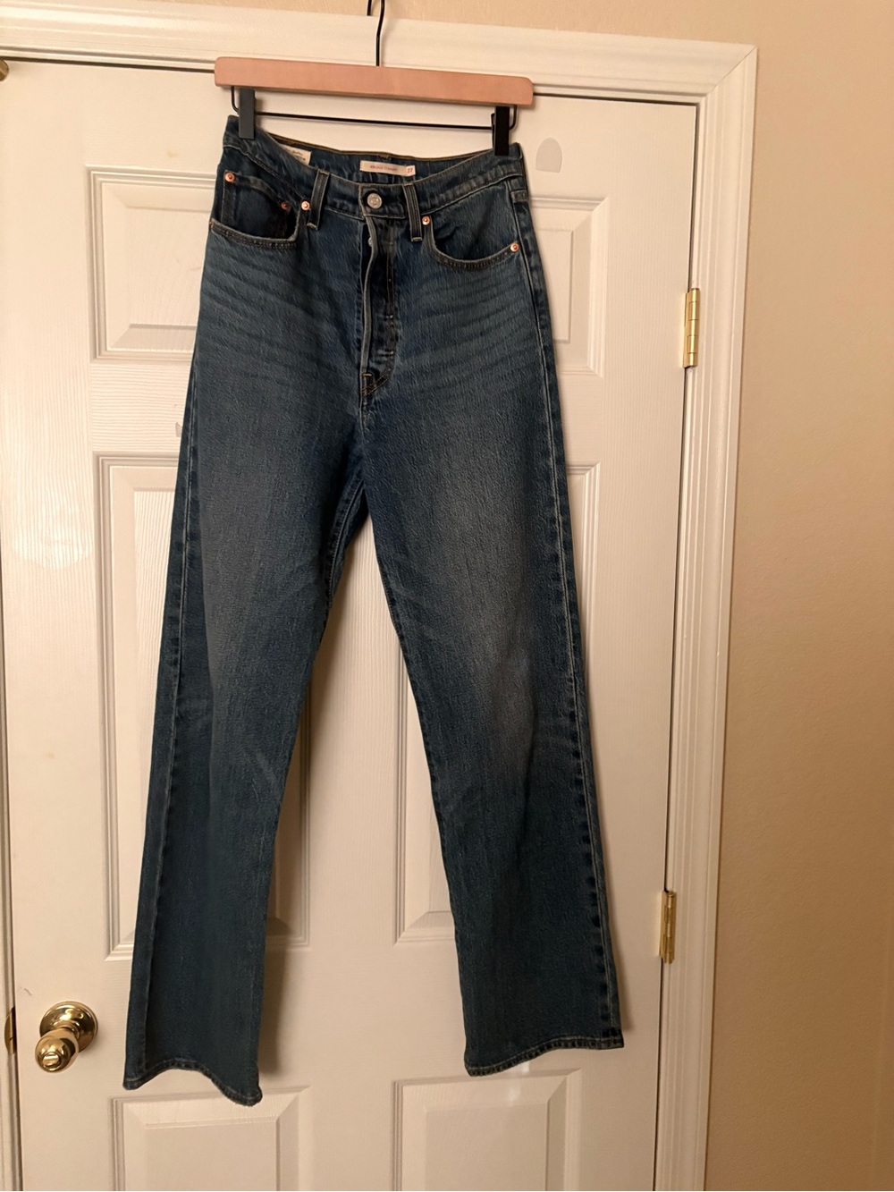 Levi’s Straight Leg Jeans